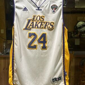 Authentic Adidas NBA Lakers Kobe Bryant 24 "Noche Latina" jersey Size XL 18-20